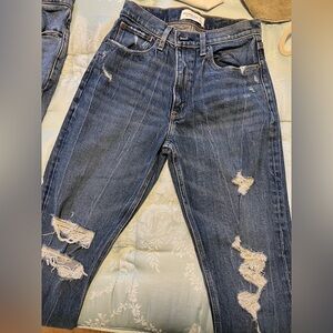 Abercrombie & Fitch High Rise Mom Jeans
